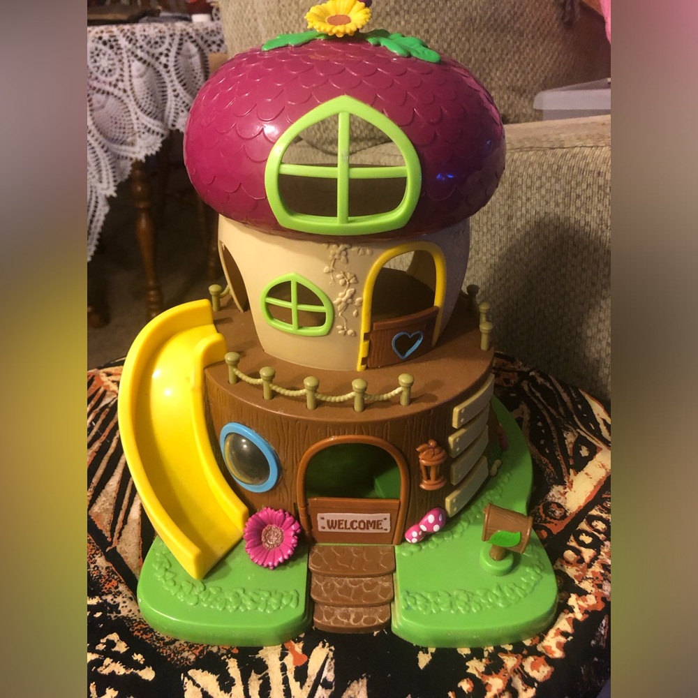 Li'l Woodzeez Acorn 3 Story Treehouse No Figures